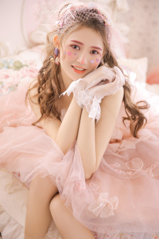 囚禁少女电影免费播放